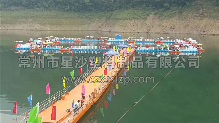 常州市星沙塑料制品有限公司客戶案例-張家界水庫釣魚平臺(tái)2